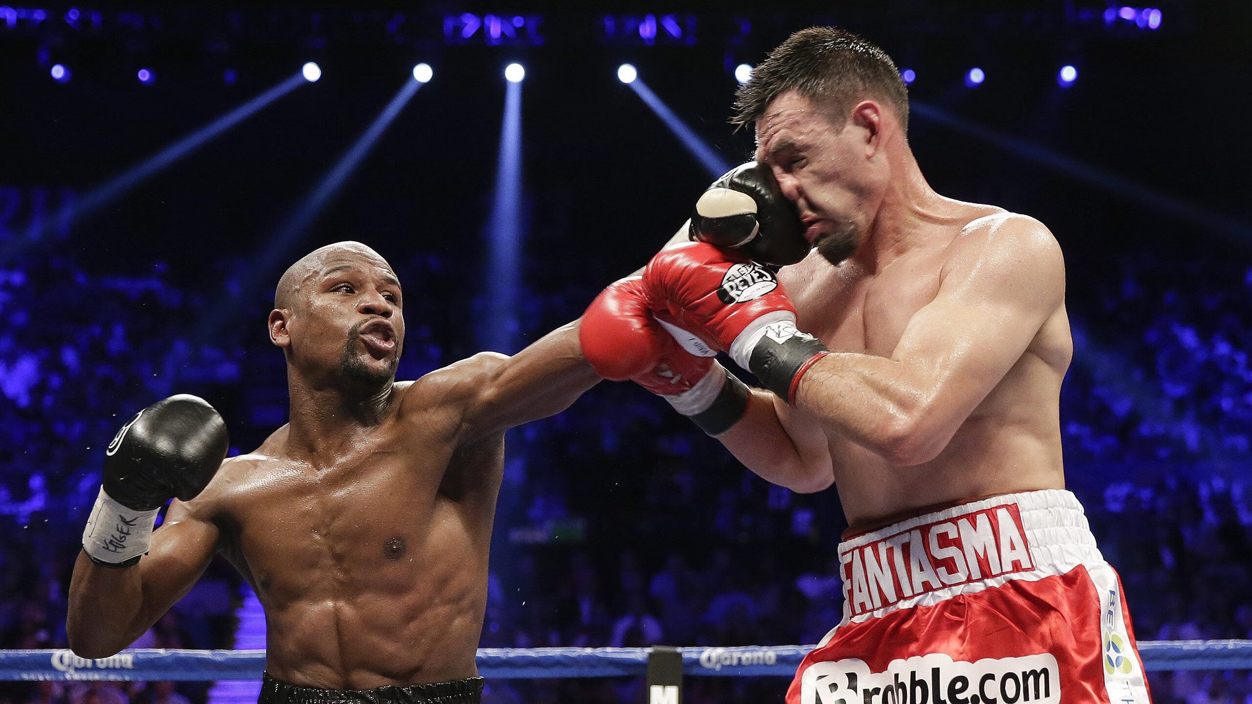 “超越极限：车手在赛场上的血脉喷张瞬间”，超越赛车2006视频